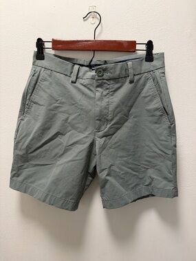 Vienyard Vines Performance On the Go Shorts in Sage Green